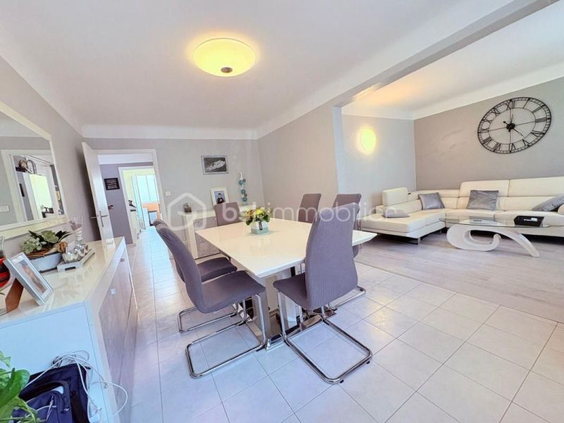 A louer APPARTEMENT NEUF T3 67 M2 BORD DE MER NICE