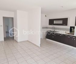 A louer APPARTEMENT T3 60 M2 TERRASSE BORD DE MER LA SEYNE SUR MER
