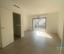 A louer APPARTEMENT DE PRESTIGE NEUF T2 61 M2 TERRASSE BORD DE MER SAINT RAPHAEL
