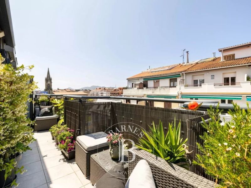 A louer PENTHOUSE  95 M2 TERRASSE BORD DE MER SAN SEBASTIáN