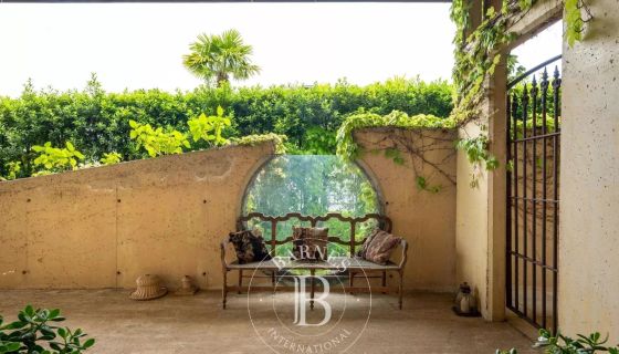 A louer MAISON  22 PIECES 700 M2  GORRAIZ