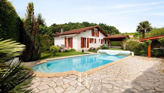 A vendre JOLIE VILLA 6 PIECES PROCHE CENTRE A PIEDS ASCAIN