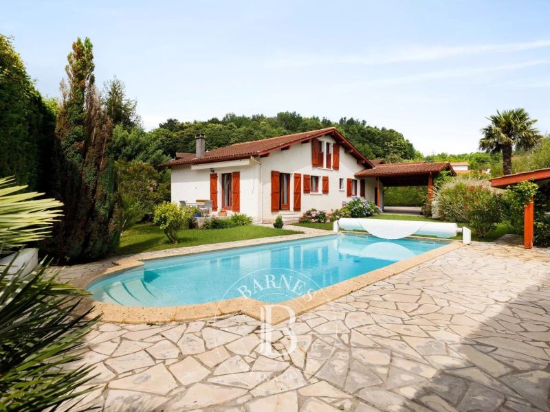 A vendre JOLIE VILLA 6 PIECES PROCHE CENTRE A PIEDS ASCAIN