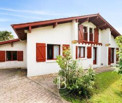 A vendre JOLIE VILLA 6 PIECES PROCHE CENTRE A PIEDS ASCAIN