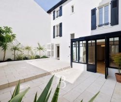 A vendre MAISON ANNEES 30 7 PIECES RENOVEE CENTRE VILLE BIARRITZ