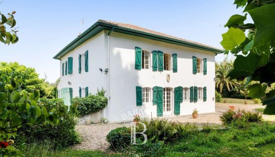 A vendre BELLE MAISON BASQUE 6 PIECES BAYONNE
