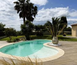 A louer MAISON  5 PIECES 141 M2 BORD DE MER PUISSALICON