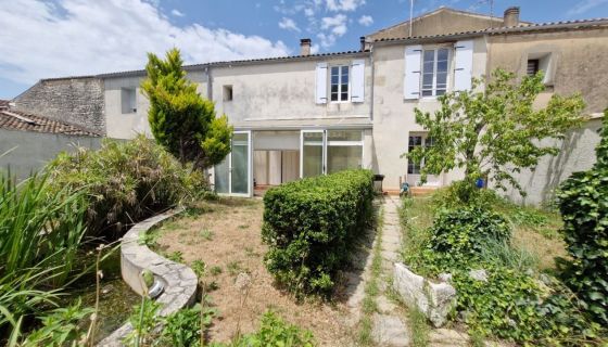 A vendre Maison de village 7 pieces COZES
