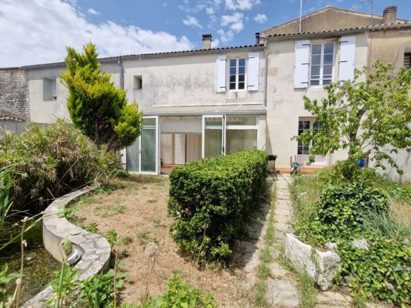 A vendre Maison de village 7 pieces COZES