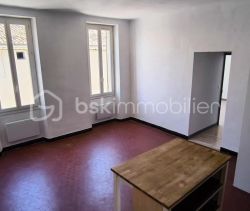 A louer APPARTEMENT T3 64 M2  CHARLEVAL