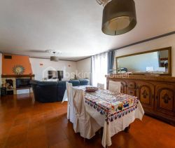 A louer MAISON  9 PIECES 153 M2  PEZENAS