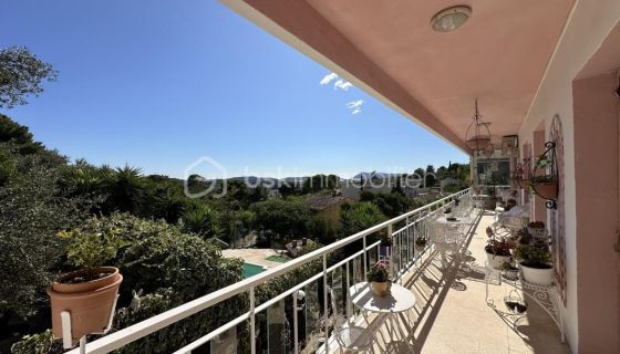 A louer MAISON  DE MAîTRE VUE MER TOULON