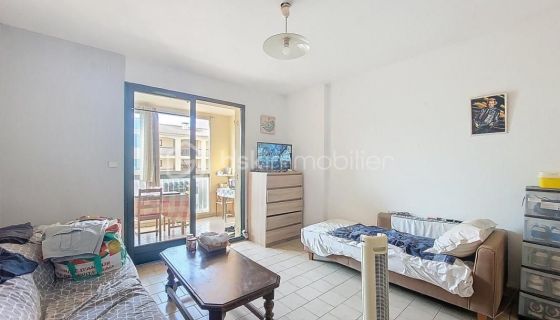 A louer STUDIO  29 M2 BORD DE MER SANARY SUR MER