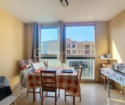 A louer STUDIO  29 M2 BORD DE MER SANARY SUR MER