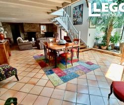 A vendre LONGèRE  8 PIECES 240 M2  SAINT ANDRE DES EAUX