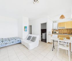 A louer STUDIO  27 M2 TERRASSE BORD DE MER AJACCIO