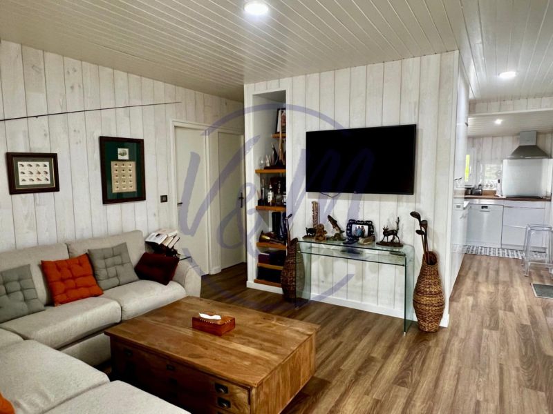 A vendre MAISON  CONTEMPORAINE BORD DE MER LE PORGE