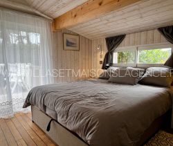 A vendre MAISON  CONTEMPORAINE BORD DE MER LE PORGE