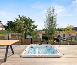 A vendre MAISON  CONTEMPORAINE BORD DE MER URRUGNE
