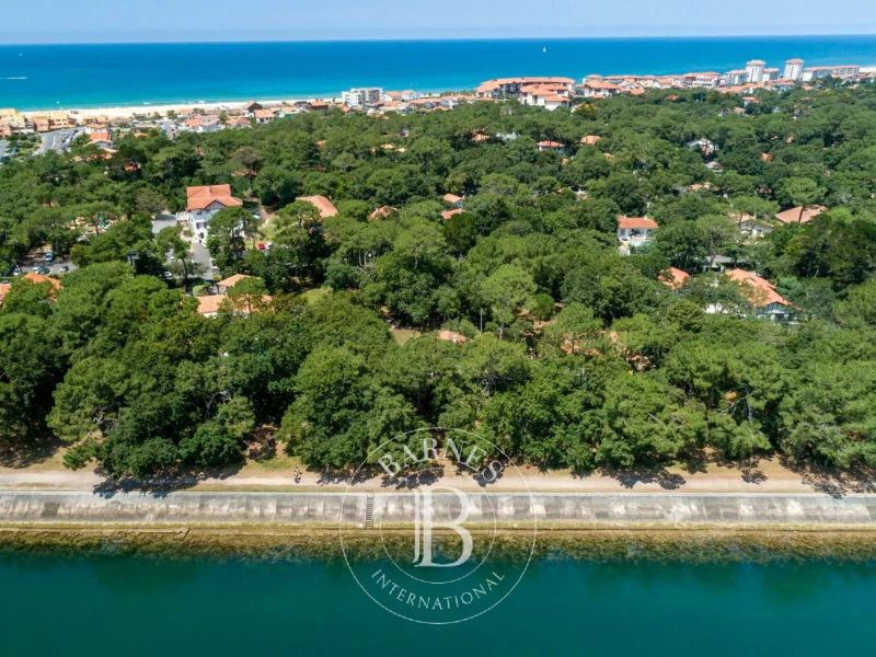 A vendre MAISON  1 300 M2 BORD DE MER HOSSEGOR
