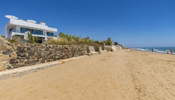 A vendre PENTHOUSE DE PRESTIGE  TERRASSE PIEDS DANS L'EAU MARBELLA
