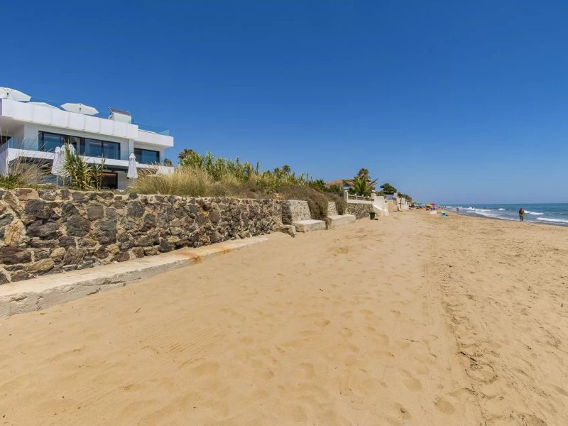 A vendre PENTHOUSE DE PRESTIGE  TERRASSE PIEDS DANS L'EAU MARBELLA