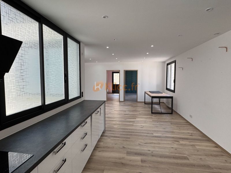 A vendre APPARTEMENT NEUF T3 95 M2 TERRASSE BORD DE MER FECAMP COMMERCES