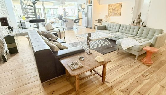 A vendre LOFT  4 PIECES 152 M2 BORD DE MER TOULON
