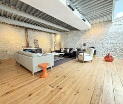 A vendre LOFT  4 PIECES 152 M2 BORD DE MER TOULON