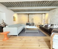 A vendre LOFT  4 PIECES 152 M2 BORD DE MER TOULON
