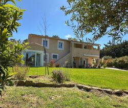 A louer MAISON  7 PIECES 210 M2  ROGNES