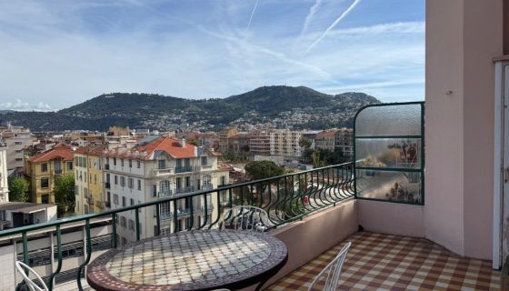 A louer APPARTEMENT T2 34 M2 TERRASSE BORD DE MER NICE