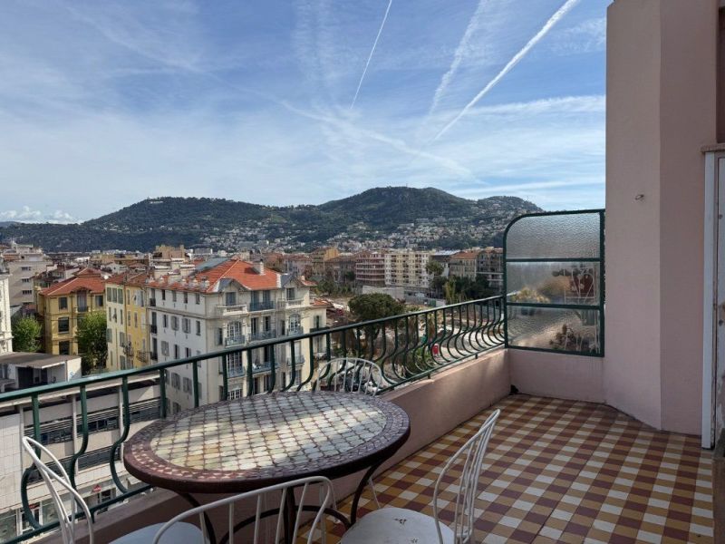 A louer APPARTEMENT T2 34 M2 TERRASSE BORD DE MER NICE
