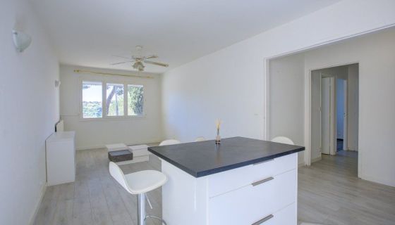 A louer APPARTEMENT T3 60 M2 BORD DE MER NICE