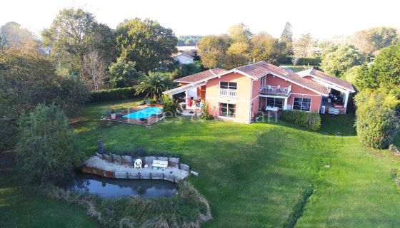 A vendre MAISON  7 PIECES 330 M2 BORD DE MER HOSSEGOR