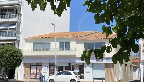 A vendre Face a&nbsp; la Vie, 2 appartements et leurs dependances 85800 Saint-Gilles-Croix-de-Vie