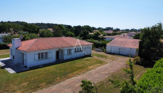 A vendre MAISON  6 PIECES 120 M2 BORD DE MER JARD SUR MER