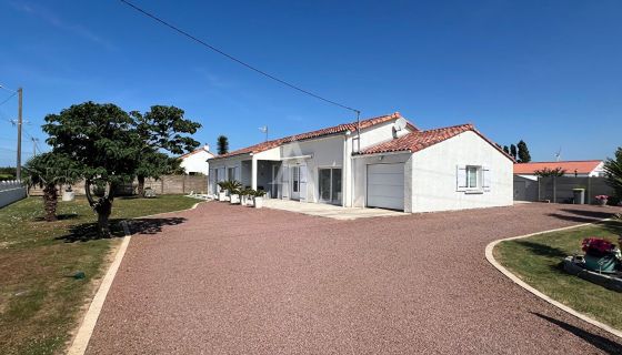 A vendre MAISON  5 PIECES 117 M2 BORD DE MER LONGEVILLE SUR MER