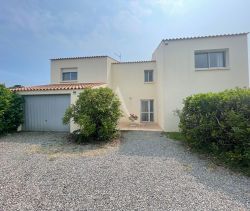 A vendre MAISON  9 PIECES 204 M2 BORD DE MER SAINT VINCENT SUR JARD