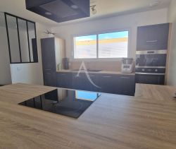 A vendre MAISON  5 PIECES 97 M2 BORD DE MER TALMONT SAINT HILAIRE