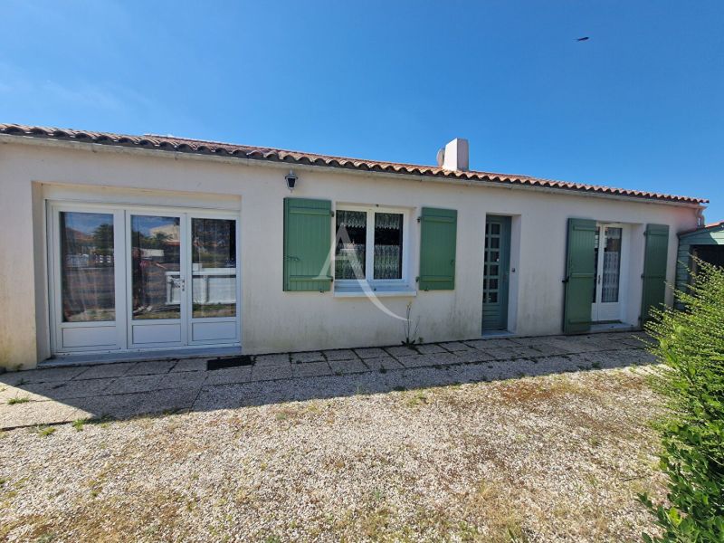 A vendre MAISON  4 PIECES 108 M2 BORD DE MER TALMONT SAINT HILAIRE
