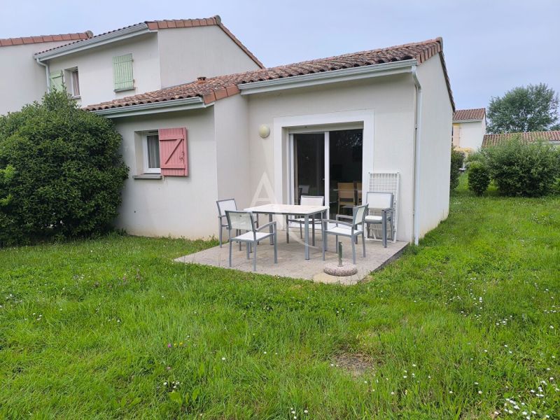 A vendre MAISON  2 PIECES 40 M2 BORD DE MER TALMONT SAINT HILAIRE