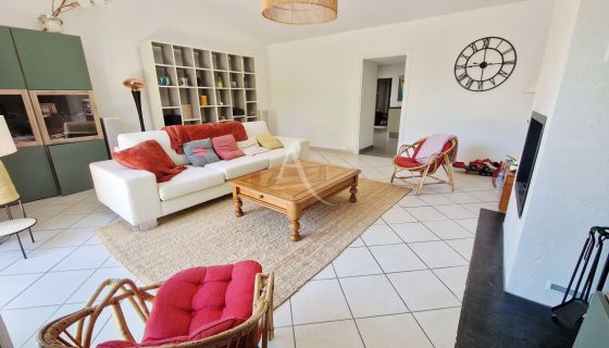 A vendre MAISON  5 PIECES 120 M2 BORD DE MER TALMONT SAINT HILAIRE
