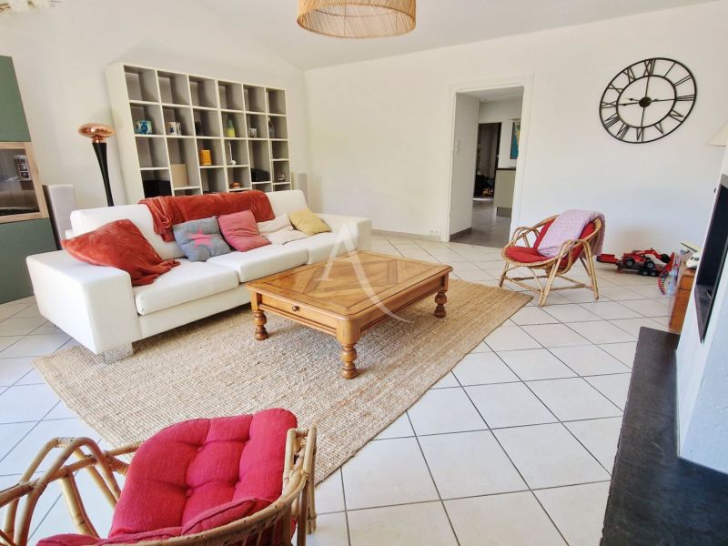 A vendre MAISON  5 PIECES 120 M2 BORD DE MER TALMONT SAINT HILAIRE