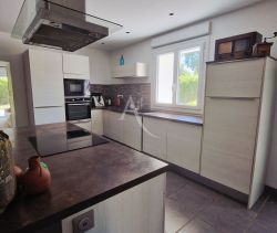 A vendre MAISON  5 PIECES 120 M2 BORD DE MER TALMONT SAINT HILAIRE