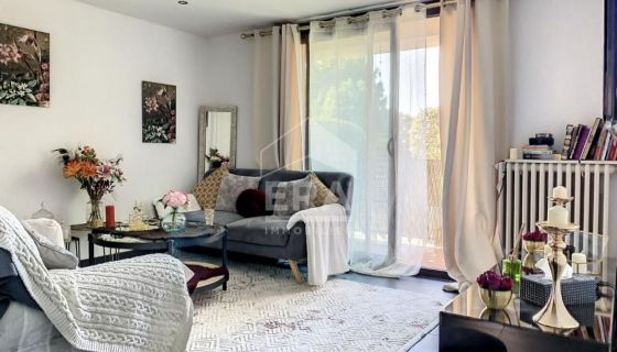 A louer APPARTEMENT T3 56 M2 TERRASSE BORD DE MER CAGNES SUR MER