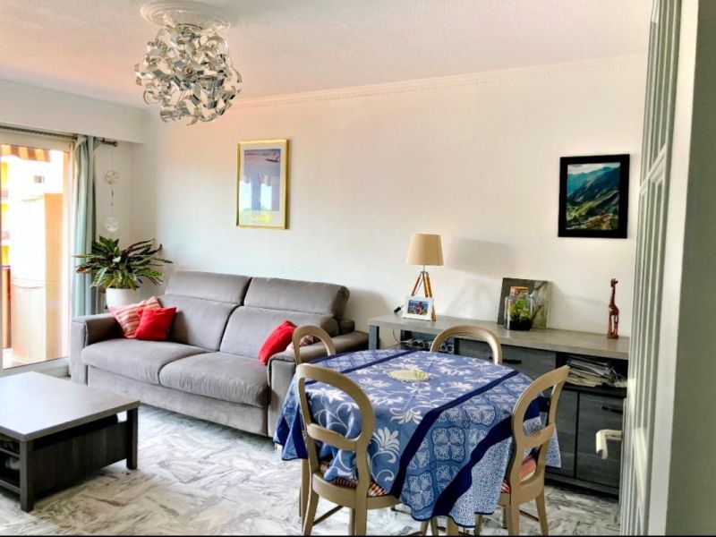 A louer APPARTEMENT T3 64 M2 TERRASSE BORD DE MER CAGNES SUR MER