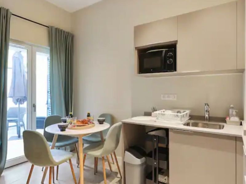 A louer APPARTEMENT T2 41 M2 TERRASSE PLAGE à PIED CANNES