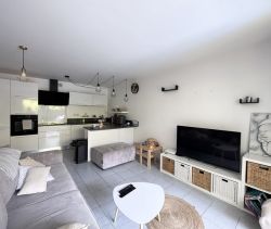 A louer APPARTEMENT T3 64 M2  MARSEILLE 13EME