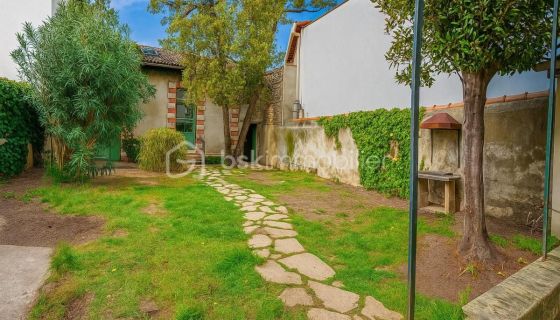 A louer MAISON  DE MAîTRE  NIMES